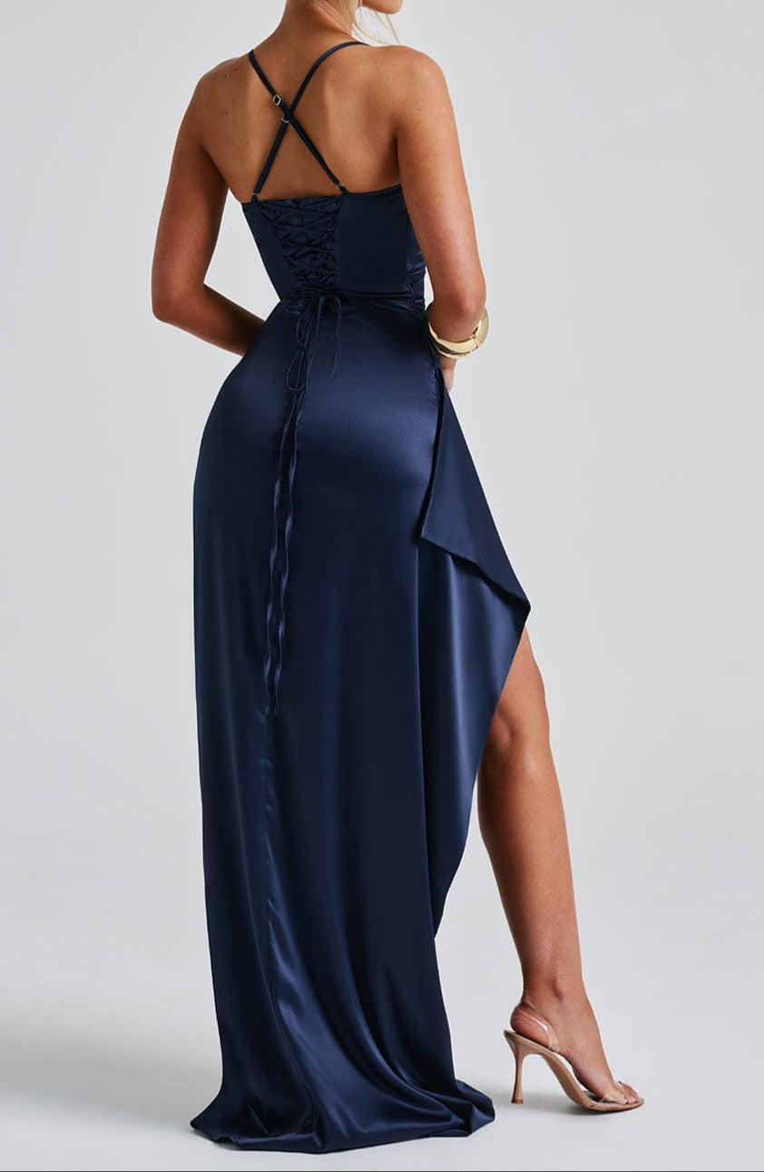 Aurora | Elegantes Damenkleid mit Trägern und hohem Schlitz  