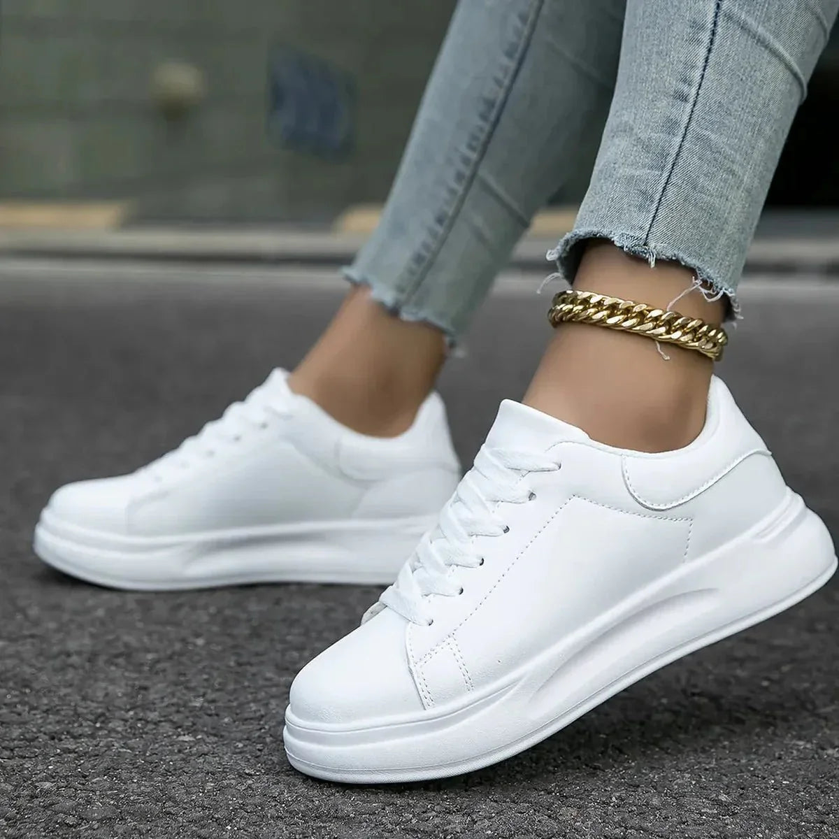 Dorelia | urbane Sneaker für Damen mit klarem Design und Schnürsenkeln