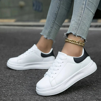 Dorelia | urbane Sneaker für Damen mit klarem Design und Schnürsenkeln