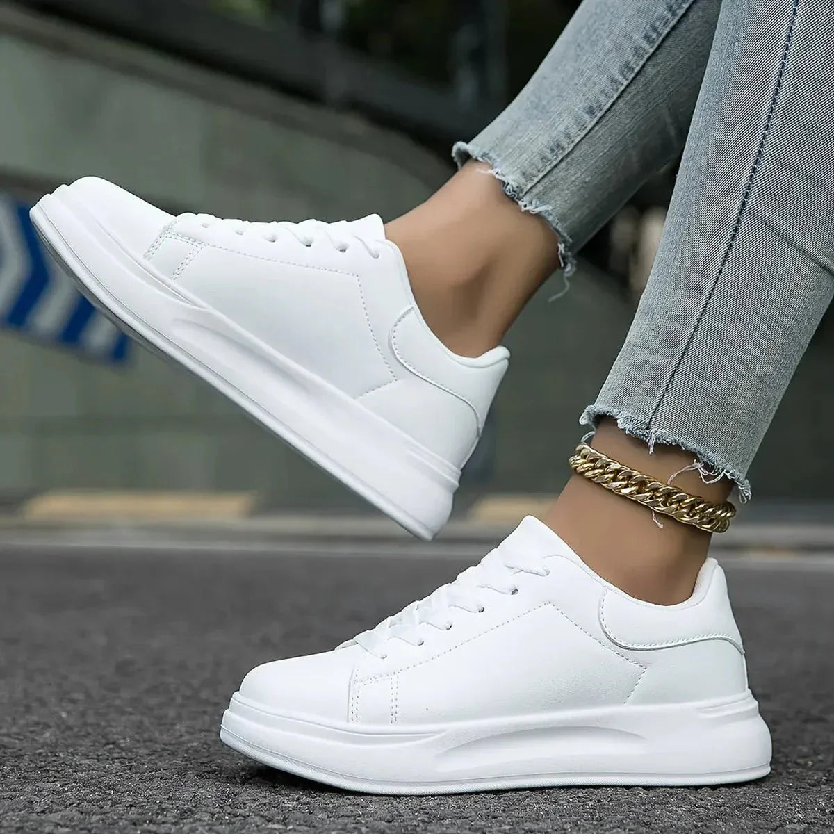 Dorelia | urbane Sneaker für Damen mit klarem Design und Schnürsenkeln