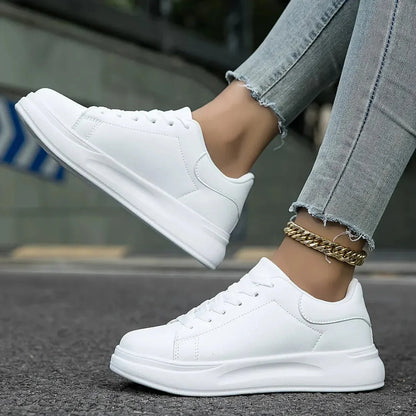 Dorelia | urbane Sneaker für Damen mit klarem Design und Schnürsenkeln