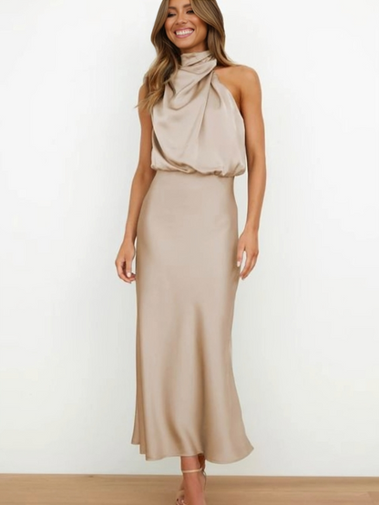 Laura | Vestido de noche de mujer chic con cuello halter y corte fluido