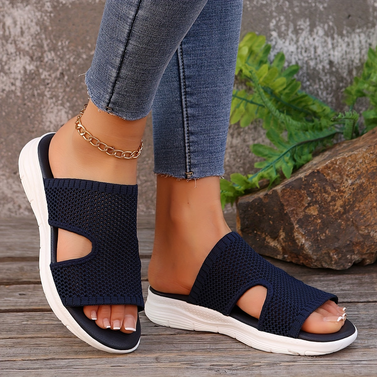 Eufrasia | Sports sandals with breathable design