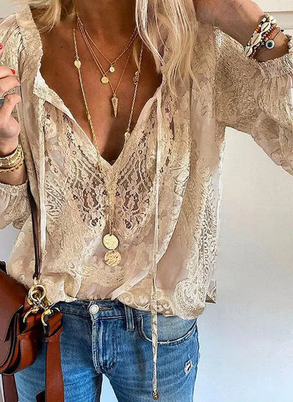 Serelia | Blouse femme bohème en dentelle et col en V
