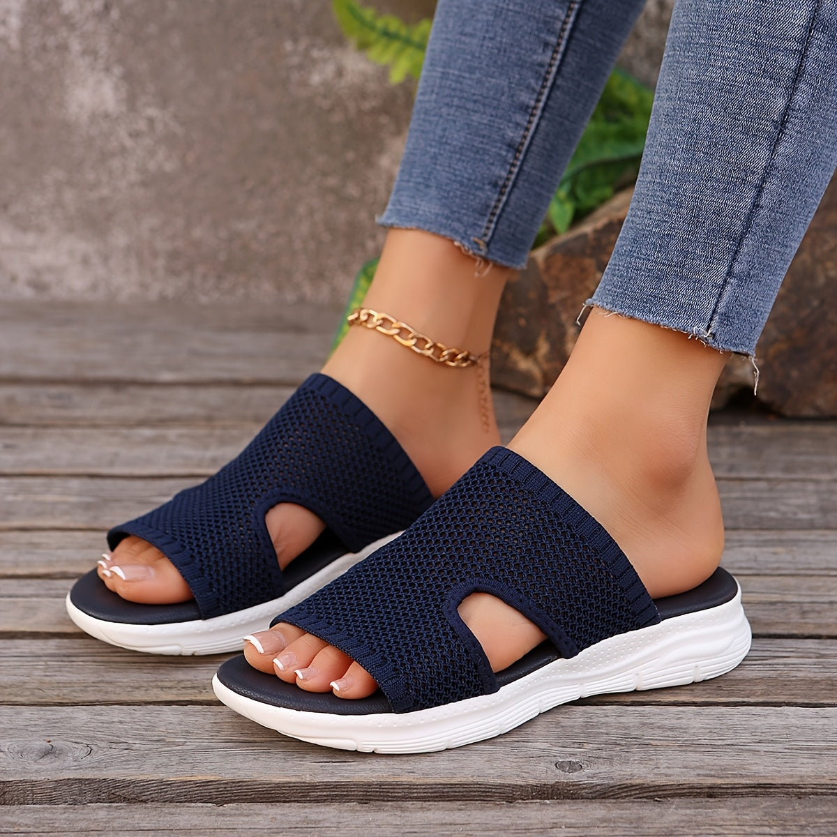 Eufrasia | Sports sandals with breathable design