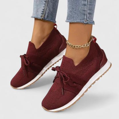 Mirela | zapatillas ortopédicas con tejido transpirable y cordones