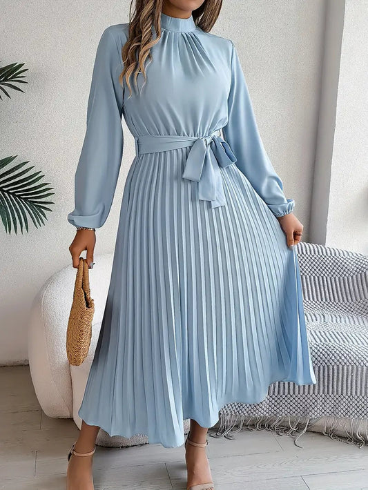 Rhea | Robe plissée à manches longues avec ceinture