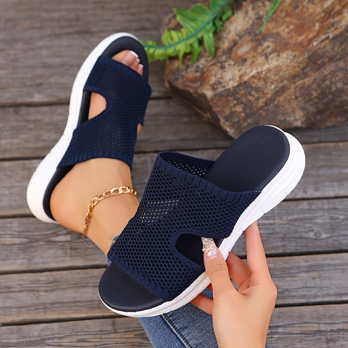 Eufrasia | Sports sandals with breathable design