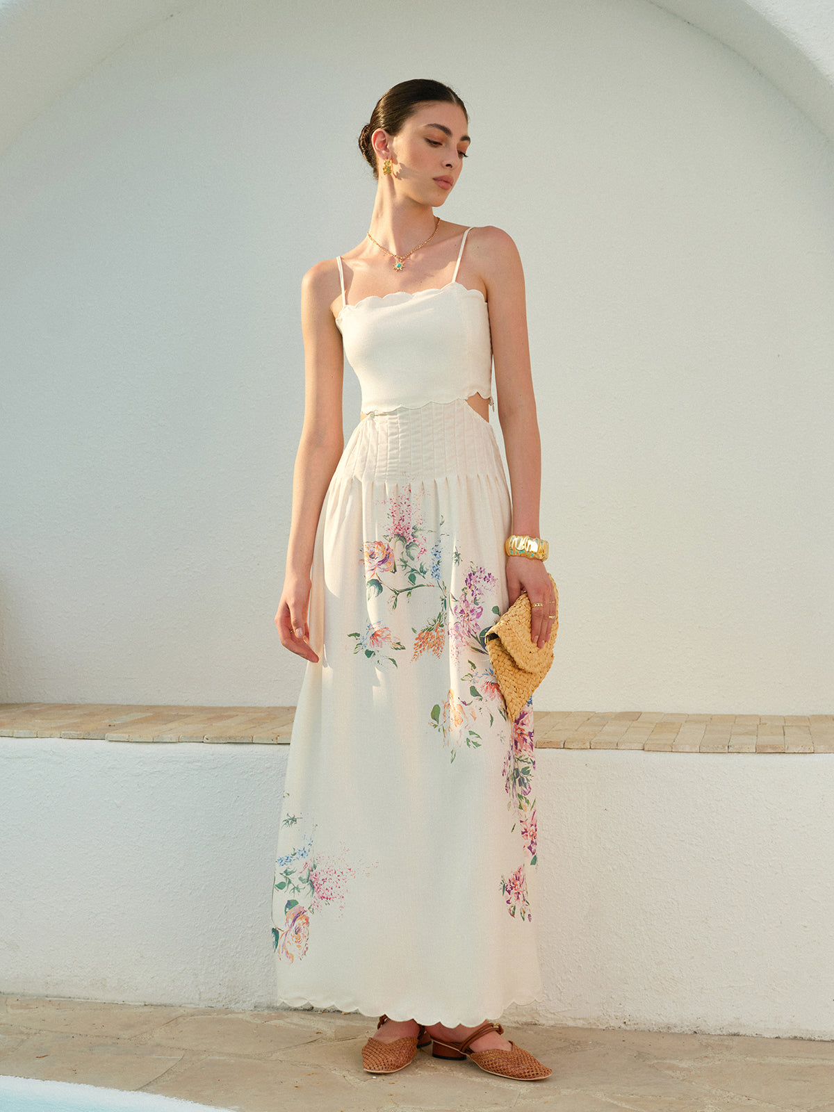 Rebeca | Vestido maxi para mujer floral con aberturas y bajo ondulado
