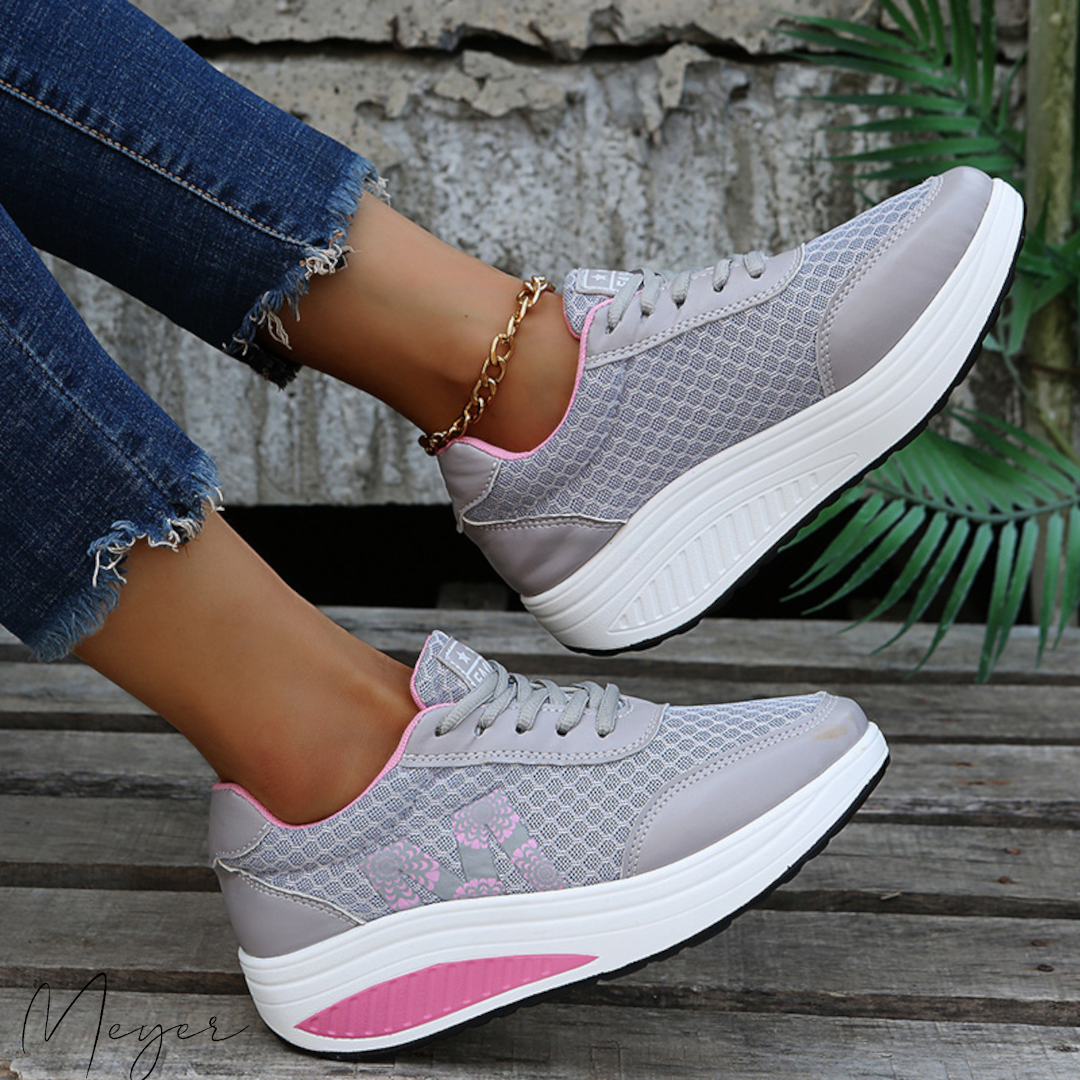 Rocío | Orthopädische Schnürschuhe mit atmungsaktivem Mesh und Schnürsenkeln