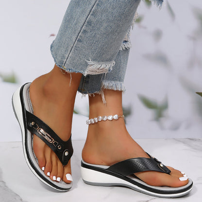Tarsila | Sandalias de cuña para mujer con tiras decorativas | Elegantes