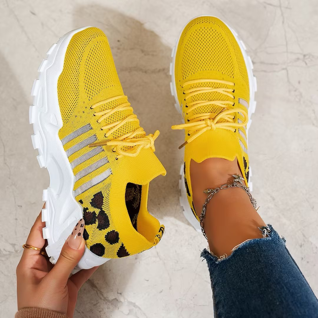 Maelia | orthopädische Sneaker mit dicker Sohle und Schnürsenkeln
