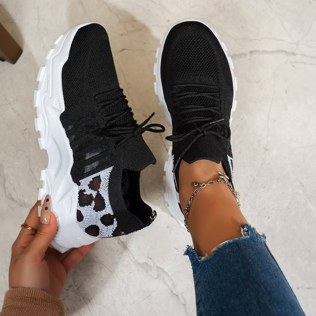 Maelia | orthopädische Sneaker mit dicker Sohle und Schnürsenkeln