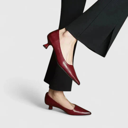 Isidora | Orthopädische Pumps mit spitzer Spitze und niedrigem Absatz  