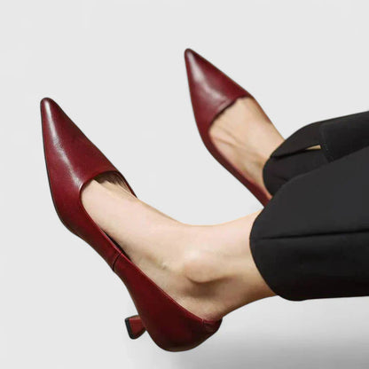 Isidora | Orthopädische Pumps mit spitzer Spitze und niedrigem Absatz  