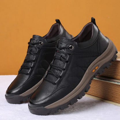 Adolfo | Comfortable outdoor sports shoes for men | Non-slip