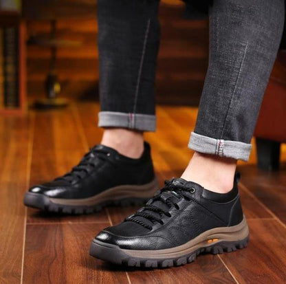 Adolfo | Comfortable outdoor sports shoes for men | Non-slip