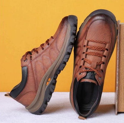 Adolfo | Comfortable outdoor sports shoes for men | Non-slip