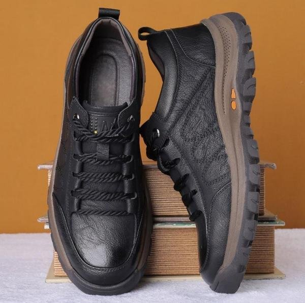 Adolfo | Comfortable outdoor sports shoes for men | Non-slip
