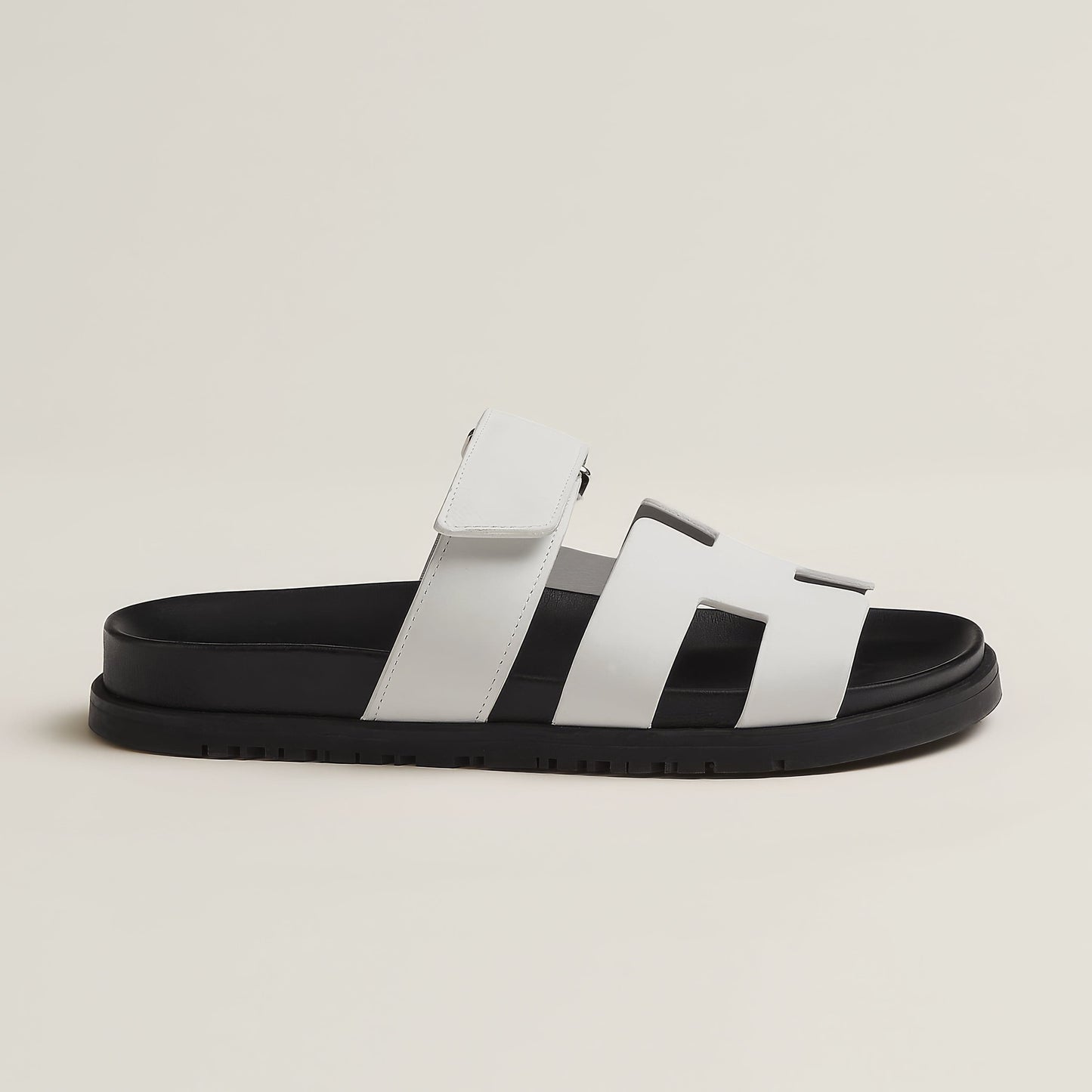 Martín | Sandalen mit verstellbarem Verschluss und breiten offenen Riemen