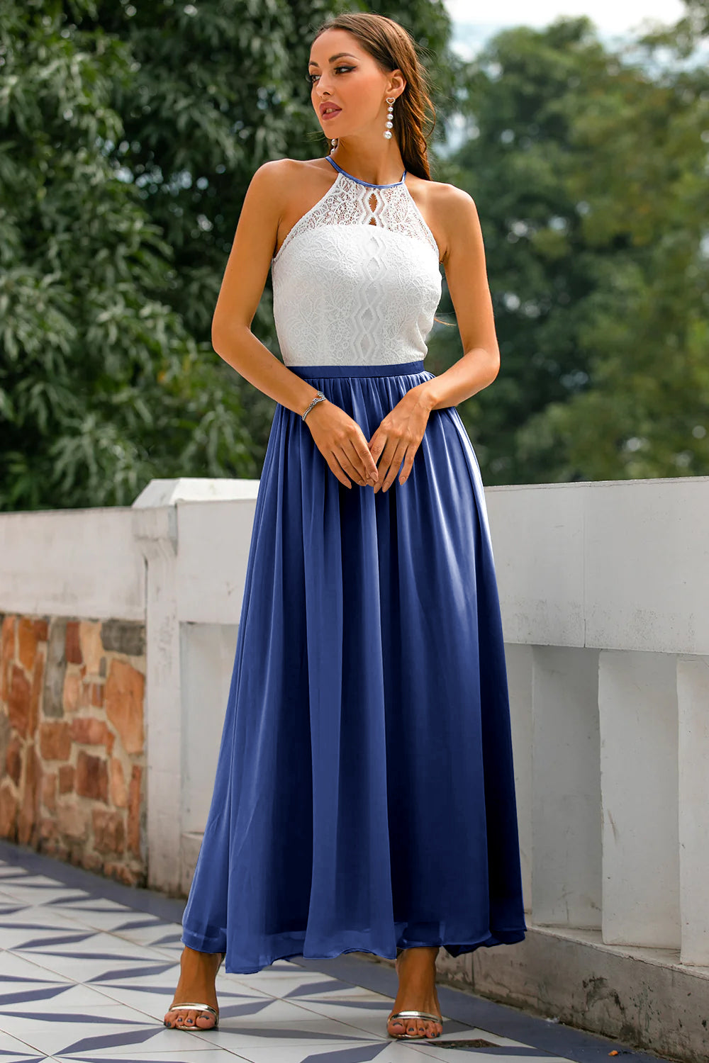 Alejandra | Maxikleid für Damen als Hochzeitsgast mit Neckholder-Ausschnitt  