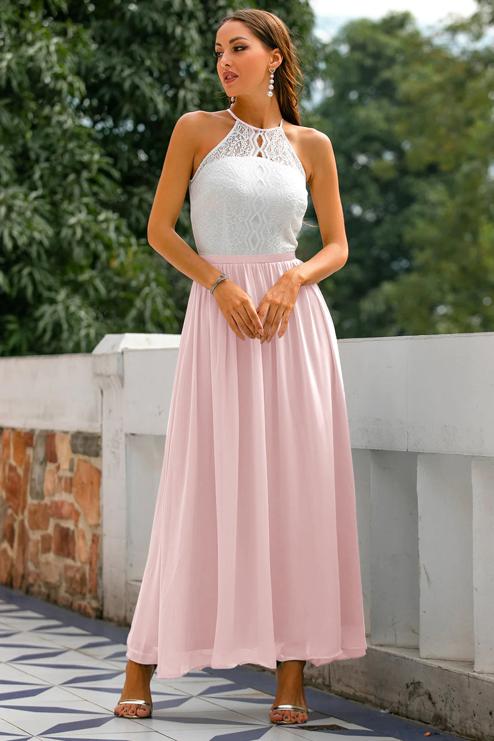Alejandra | Maxikleid für Damen als Hochzeitsgast mit Neckholder-Ausschnitt  