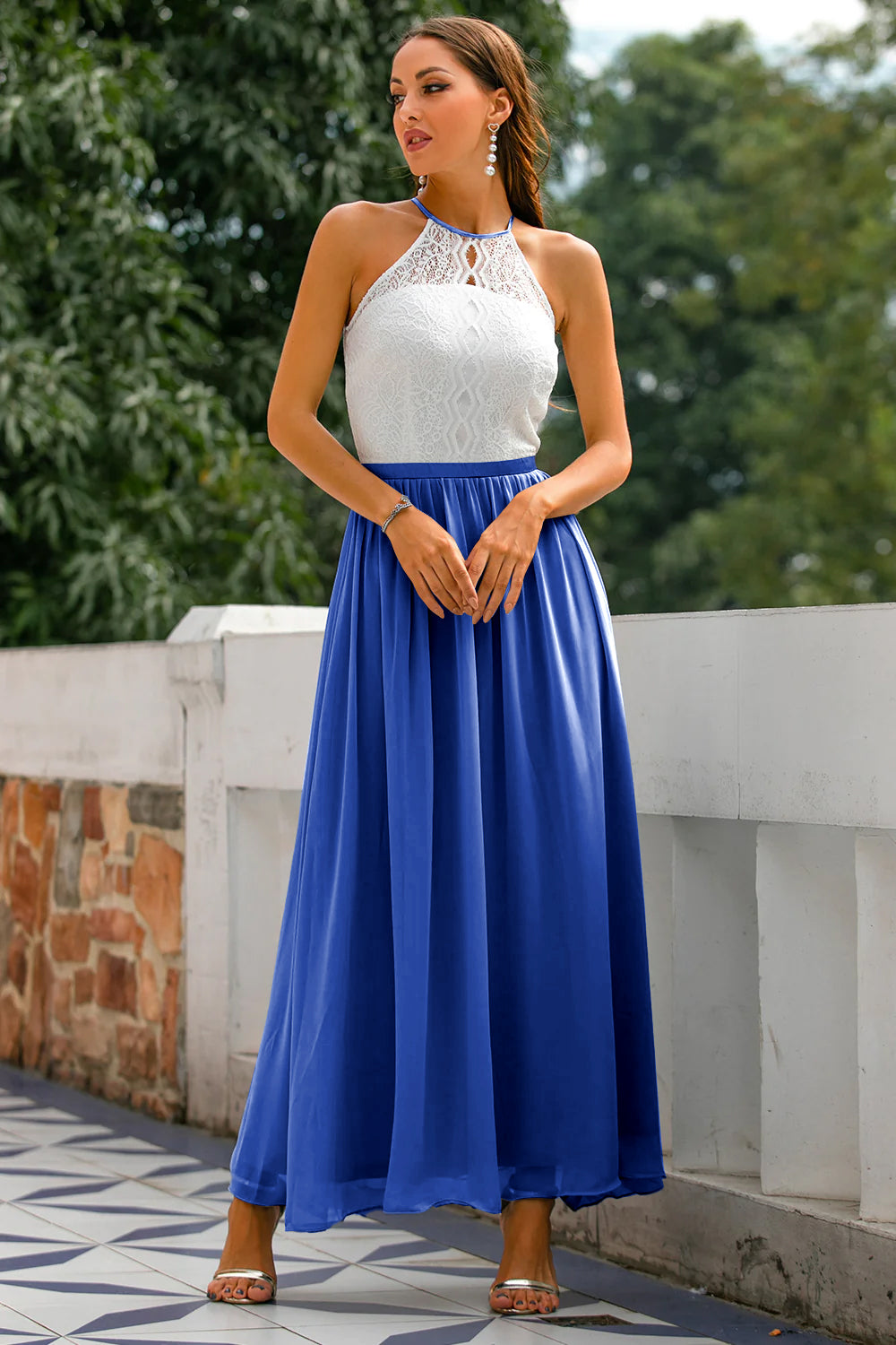 Alejandra | Maxikleid für Damen als Hochzeitsgast mit Neckholder-Ausschnitt  