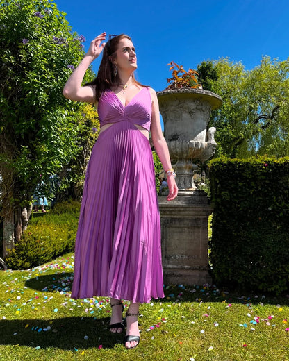 Bibiana | Robe midi plissée pour femme avec décolleté en V et taille découpée