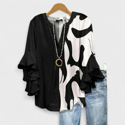 Violette | Blouse fleurie femme à manches volantées et décolleté en V