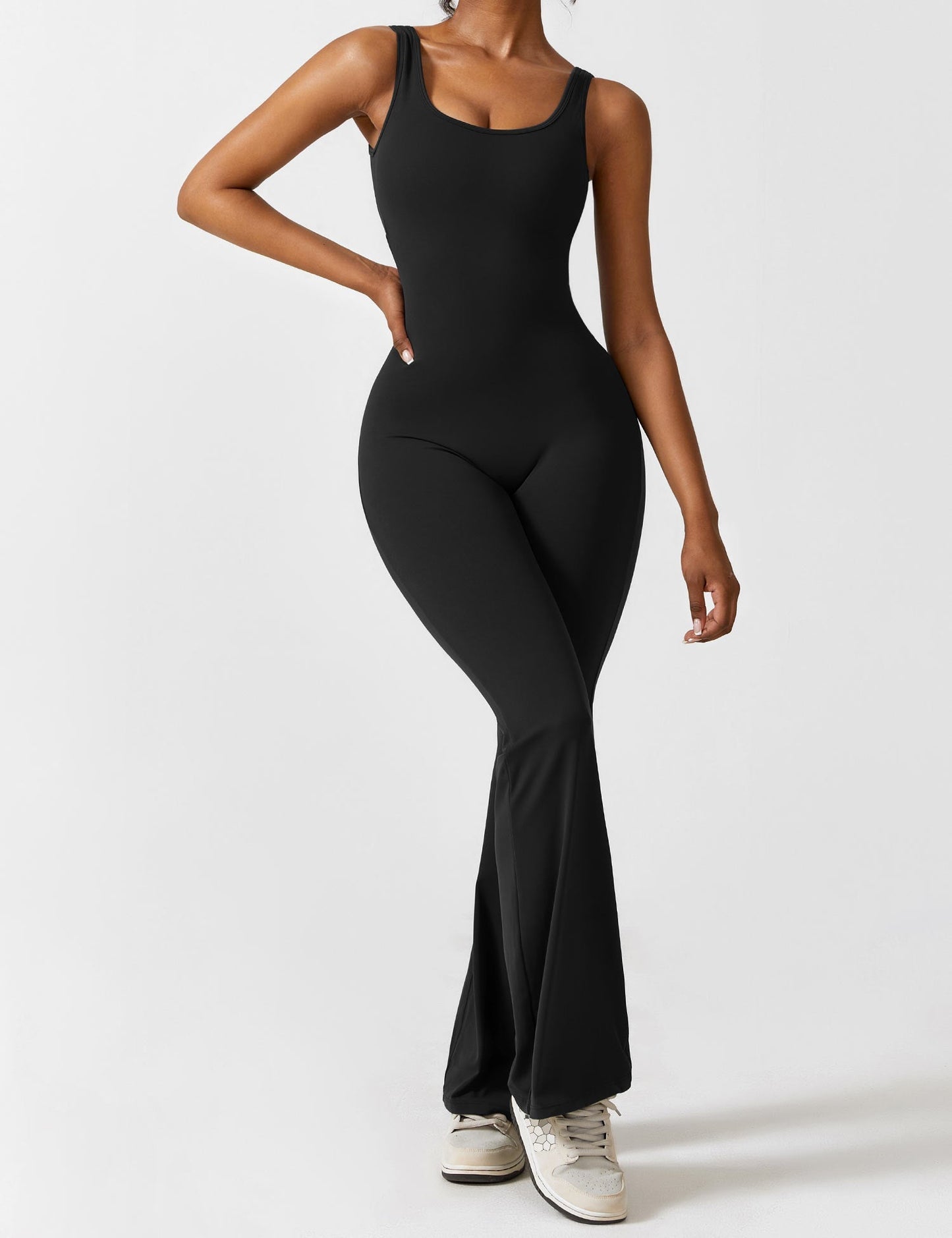Adriana | Jumpsuit with open back and fitted flared cut