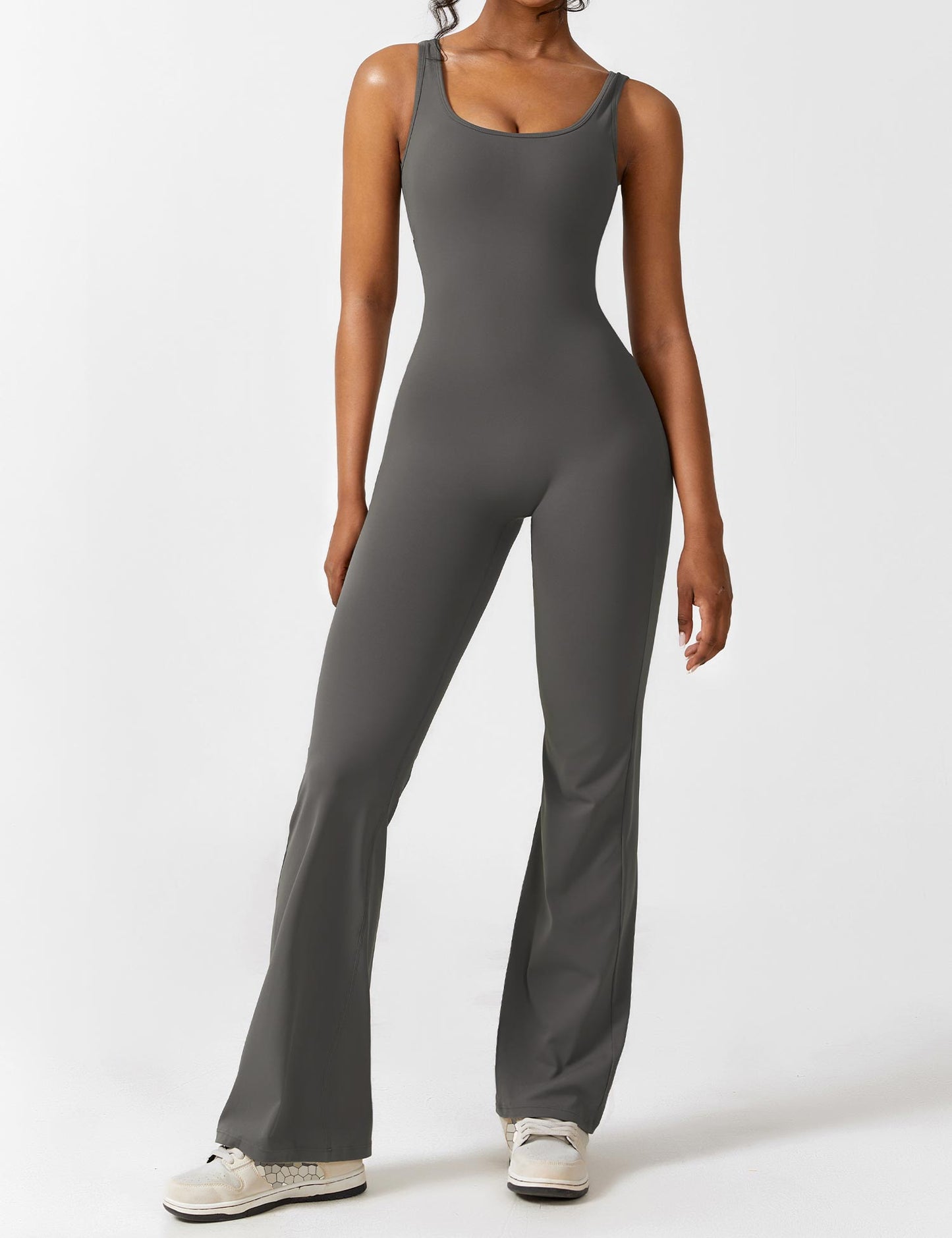 Adriana | Jumpsuit with open back and fitted flared cut