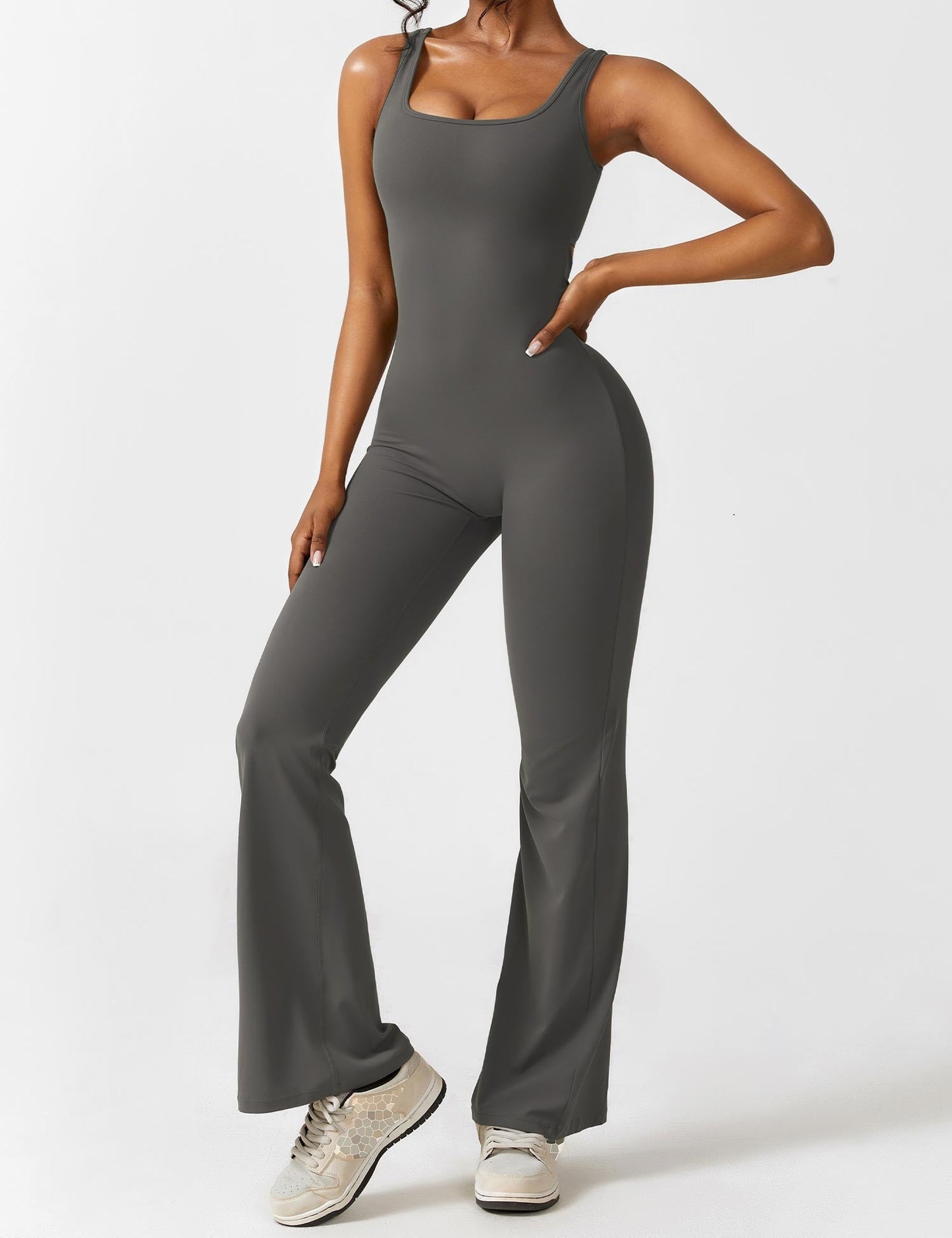 Adriana | Jumpsuit with open back and fitted flared cut